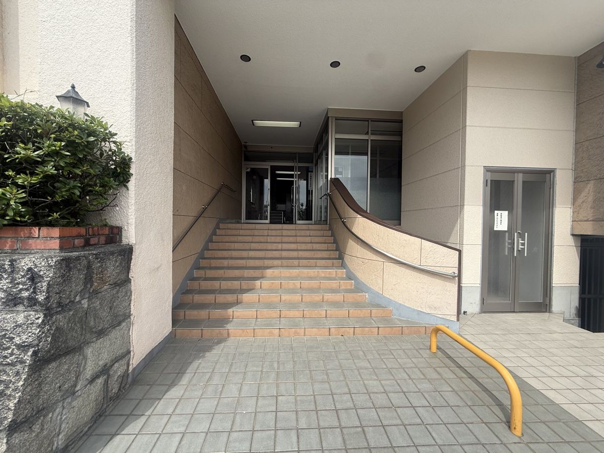 芦屋山打出住宅4階 エントランス